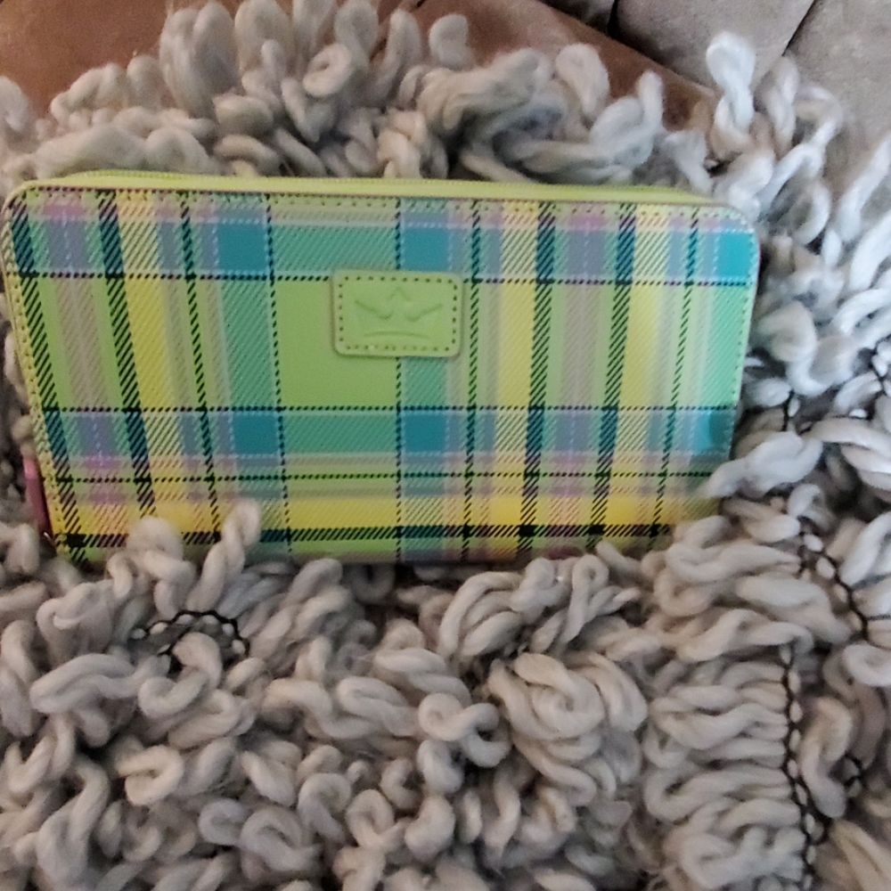 Vera Bradley Plaid Zip around wallet NeW